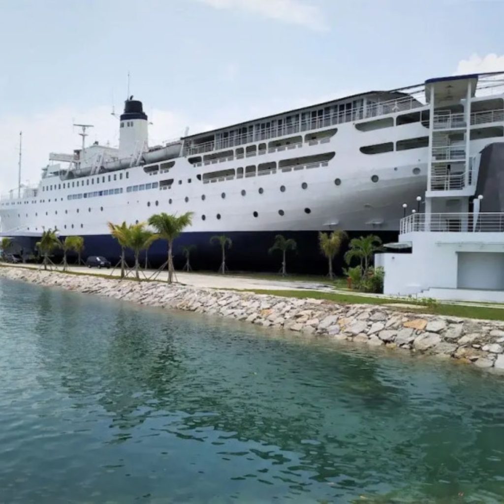 1. Doulos Phos The Ship Hotel