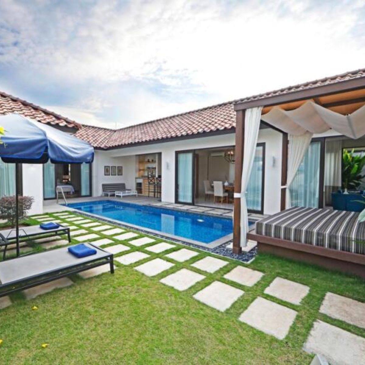 6. Pantai Indah Lagoi Bintan