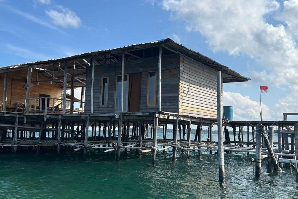 Clear water snorkeling conditions in Bintan on a calm day