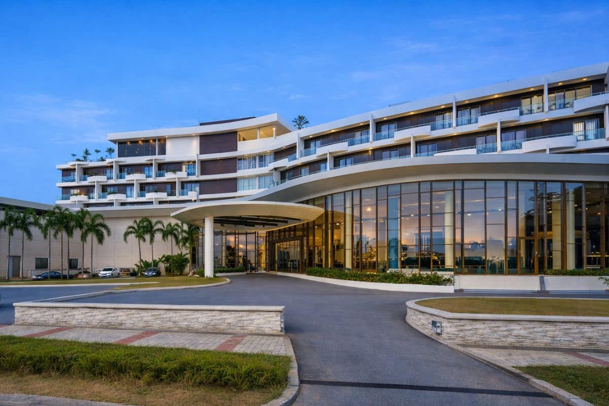 Comfortable rooms at Lagoi Bay near the beach