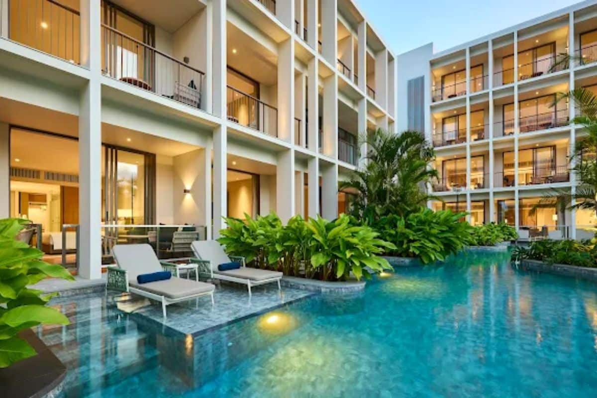 Family-friendly spacious rooms near the beach