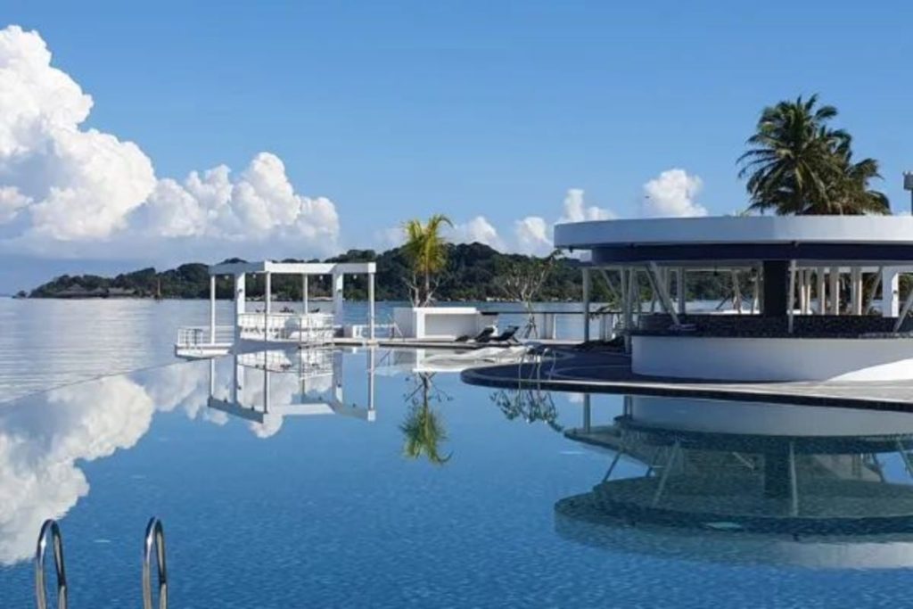 Pool overlooking the sea at Doulos Phos The Ship Hotel