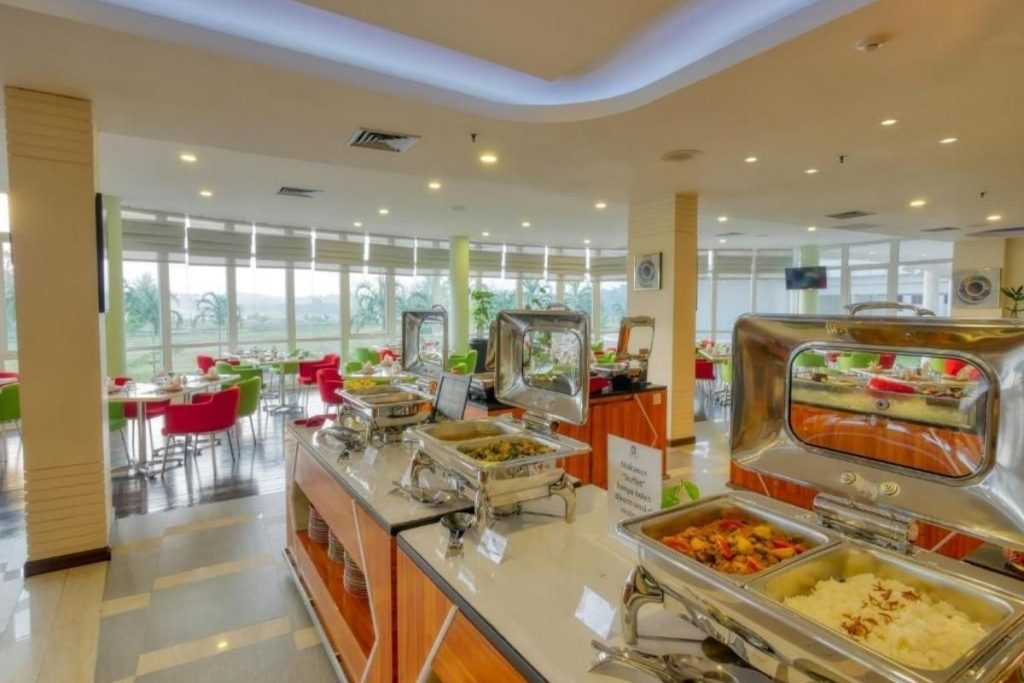 Restaurant at Grand Lagoi Hotel Bintan with casual dining setup