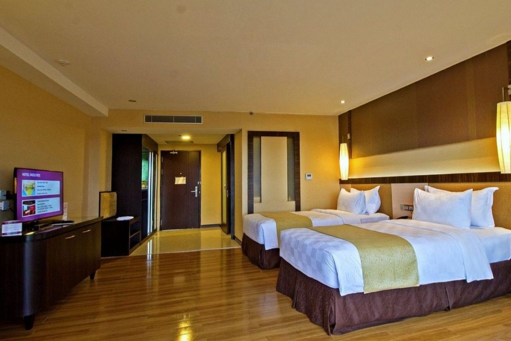 Twin-bed guest room at Grand Lagoi Hotel Bintan