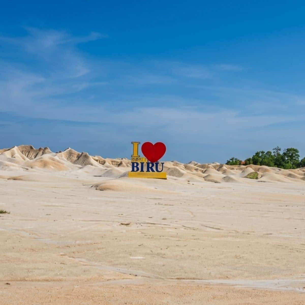 Photo spot backdrop at Bintan Sand Dunes for visitors
